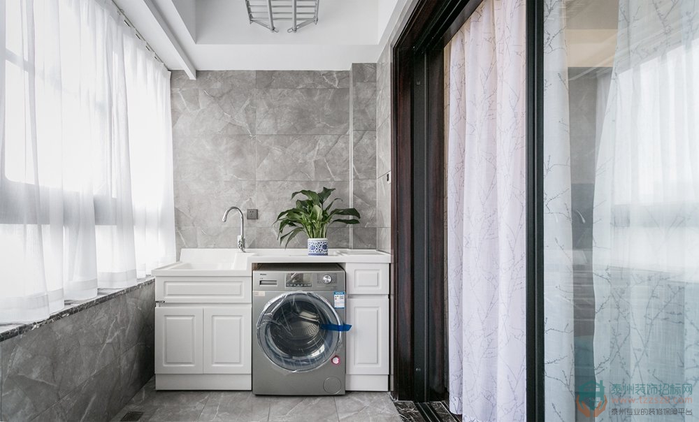 洗衣機假如放陽臺，那別忘記裝這個小物品！